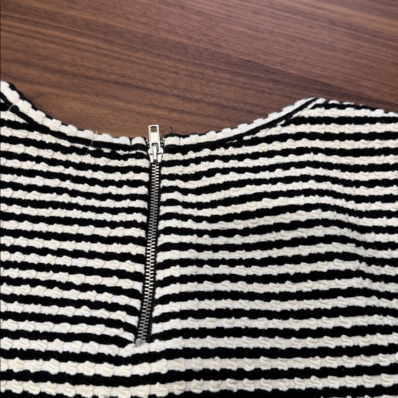 Green Envelope top - Picture 5 of 5